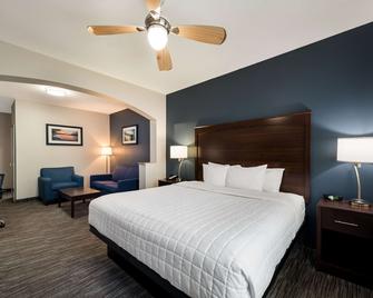 Best Western Plus Lake Dallas Inn & Suites - Lake Dallas - Bedroom