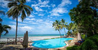 Voyager Beach Resort - Mombasa - Alberca