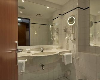 H4 Hotel Kassel - Kassel - Phòng tắm