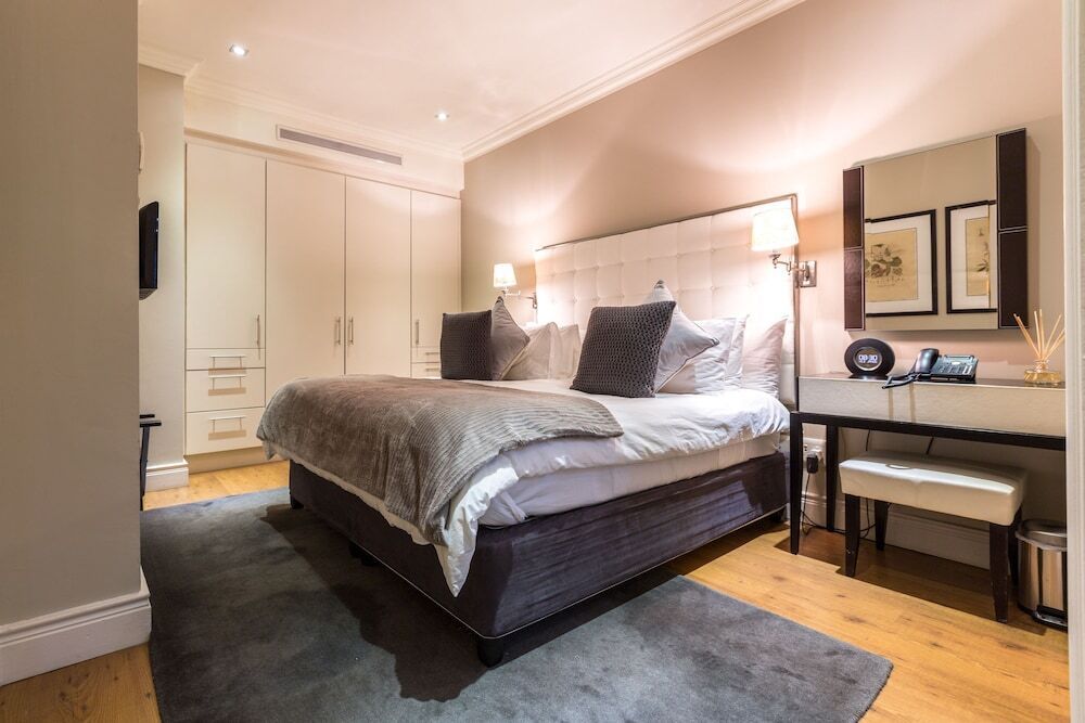 كيب رويال لاكشري سويتس