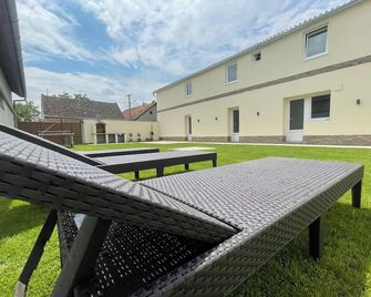 Duplex Oasis Ada - Ada - Pátio