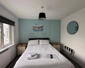 Cottage Court Hotel - Tenby - Soveværelse