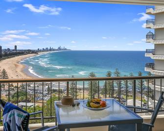 Gemini Court Holiday Apartments - Burleigh Heads - Balcony