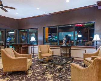Ramada by Wyndham West Atlantic City - Atlantic City - Resepsjon