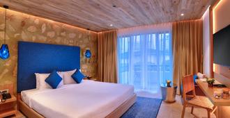Hotel Barahi - Pokhara - Bedroom