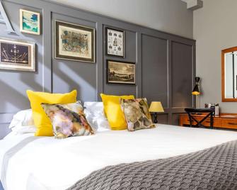 Crown Hotel - Chertsey - Schlafzimmer