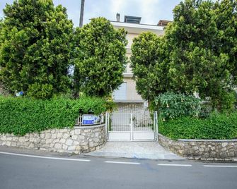 B&B La Fontanella - San Benedetto del Tronto - Außenansicht