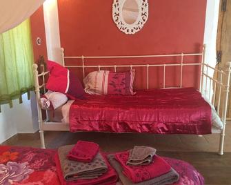 Bed And Breakfast \'Vermelho\' - Saint-Jean-du-Pin - Bedroom