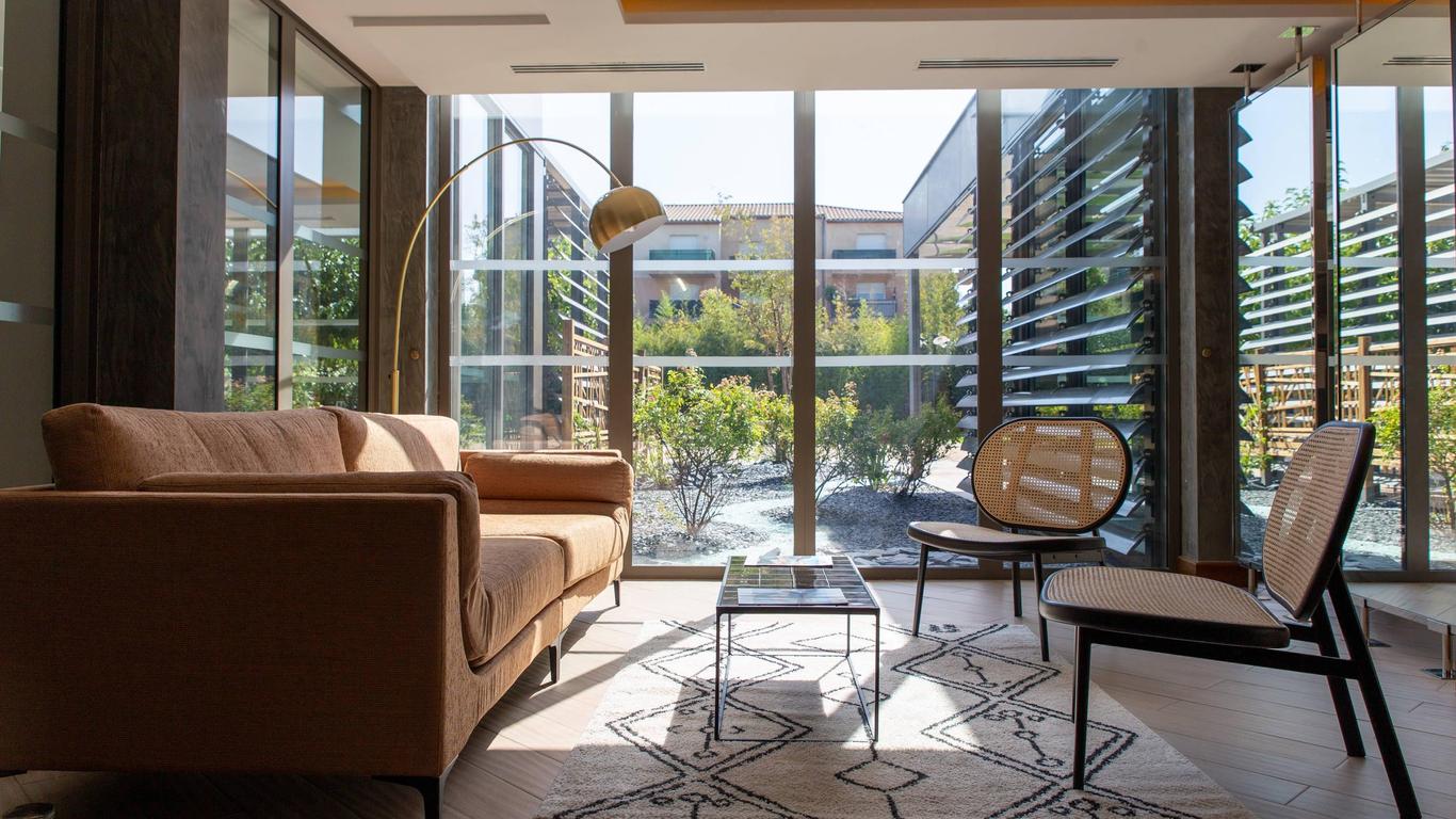 Zenitude Hotel la Valadière, an Ascend Collection Hotel