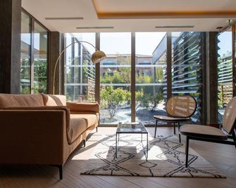 Zenitude Hotel la Valadière, an Ascend Collection Hotel - Juvignac - Hall d’entrée