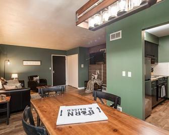 Fairlane #8 The Den - Lansing - Living room