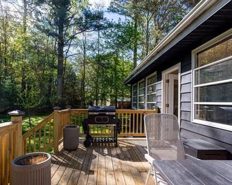 Atomic Ranch - MCM One Level In Olivebridge. Great Outdoor Space! - Olivebridge - Balcony