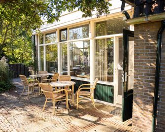 Hotel De Horper Wielen - Kaart - Innenhof