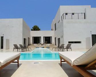 Villa 8 people with large pool, near Cala Tarida, Conta, Bassa. - Sant Josep de sa Talaia - Pool