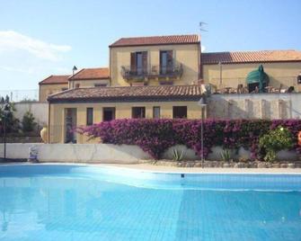 Serra San Biagio - Fiumefreddo di Sicilia - Pool