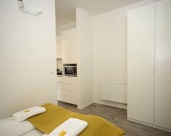 Zentral gelegene, helle Studio Apartments - Nuremberg - Bedroom