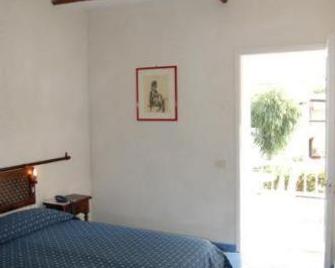 Hotel Conti - Vulcano - Slaapkamer