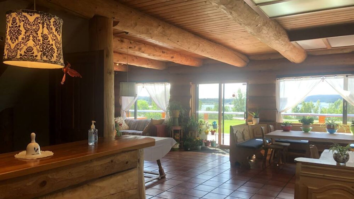 Cariboo Log Guest House