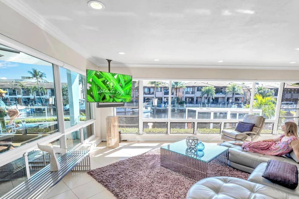 Two-Floor Suite Heated Pool Dock Access Quiet Neighborhood Saltaire One Resldences - فورت لاودردال