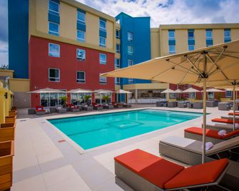 Park Inn by Radisson, Kigali - Kigali - Piscina