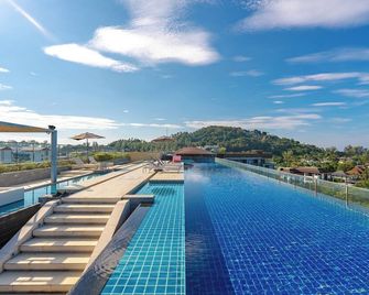 C153 The Aristo Luxury Beach Resort Phuket - Choeng Thale - Piscina