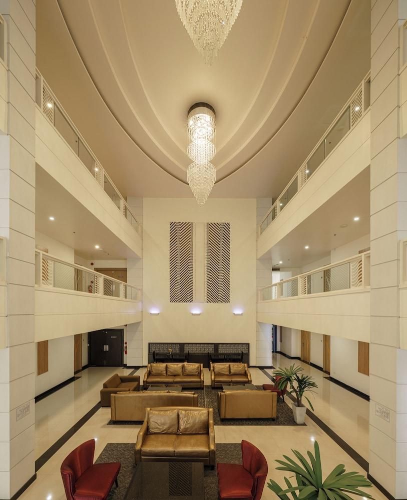 Jolly Suites&spa Petkasem