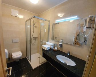 Gasthof Hotel Zur Post - Ferlach - Baño