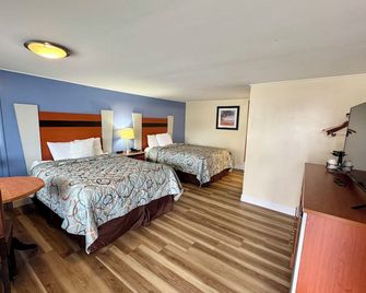 Days Inn by Wyndham West Yarmouth/Hyannis Cape Cod Area - West Yarmouth - Bedroom