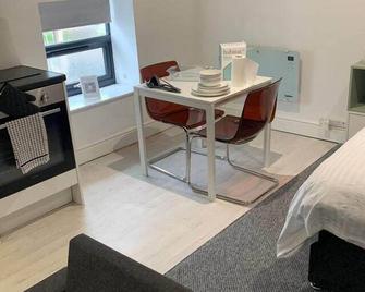 Host & Stay - Eign Street Apartments - Hereford - Dining room