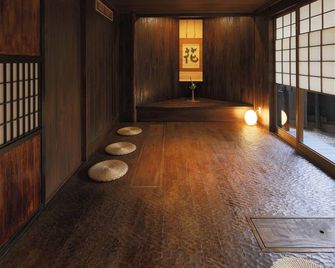 Kyomachiya Ryokan Sakura Urushitei - Kyoto