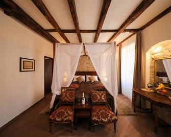 Luxury Rooms Contessa Vitali - ซาดาร์ - ห้องนอน
