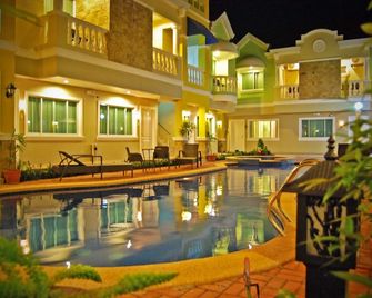 Prism Hotel - Angeles City - Pool