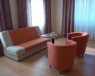 Blatensky dvur - Pardubice - Living room