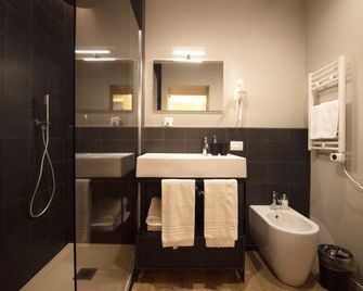 Hotel Orientale - Brindisi - Bathroom
