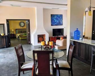 Casa playera, Roya - Puerto Cayo - Dining room
