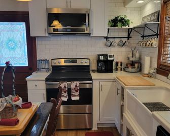 Cozy home near Casino, Breweries, Historical attractions, National Park & more - Ranson - Cocina