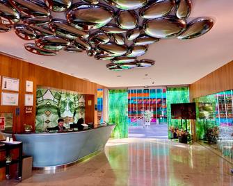Sercotel Jardines De Uleta Suites - Vitoria - Recepción