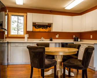 Hotel Estes - אסטס פארק - מטבח