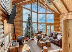 Spectacular chalet Overlooking the Ski Slopes - Brian Head - Living room