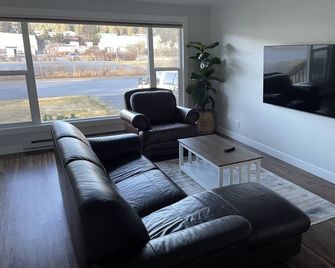 Single unit duplex in Kodiak - Kodiak - Sala de estar