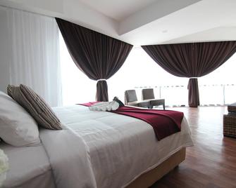 Nexus Regency Suites & Hotel - Shah Alam - Schlafzimmer