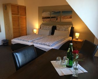 Gaestehaus Zur Linde - Otterndorf - Schlafzimmer