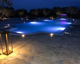 Terra dei Sogni - Torre Lapillo - Piscina