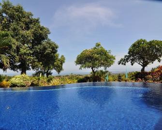 Puri Mangga Sea View Resort And Spa - Buleleng - בריכה