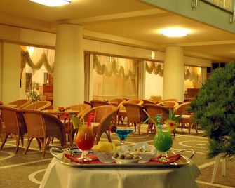 Hotel Universal - Cervia - Nhà hàng