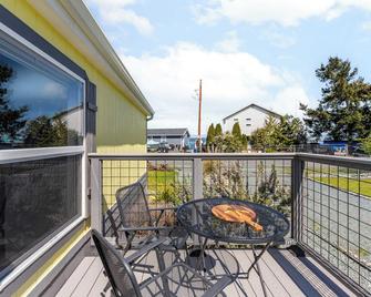 Sunny by the Sound by AvantStay Coastal Escape - Coupeville - Balcón