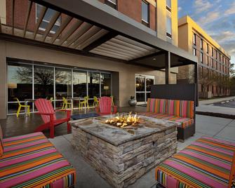 Home2 Suites by Hilton Jacksonville - ג'קסונוויל - פטיו