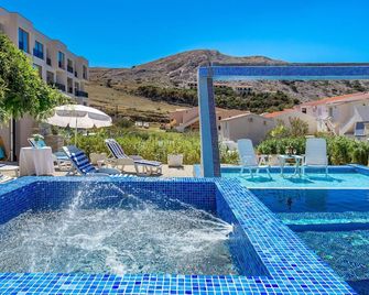 Beautiful Home In Metajna With Wifi - Metajna - Pool