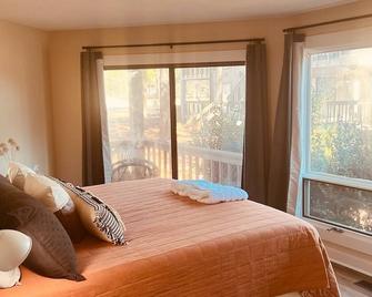 Comfy & Charming 2br/2ba Condo With Golf View - Foxfire - Bedroom