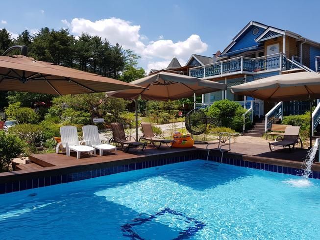 Adelia Pension Na-dong